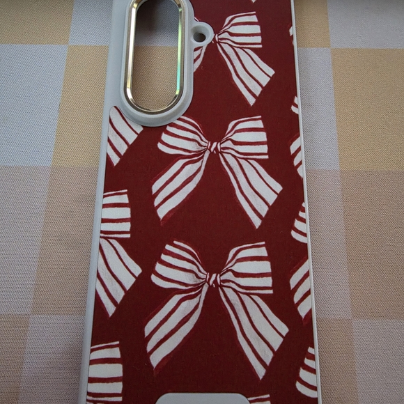 Bourga Samsung Galaxy Z Fold 7 Case - Red and Gold Bow Pattern - Picture 2 of 3